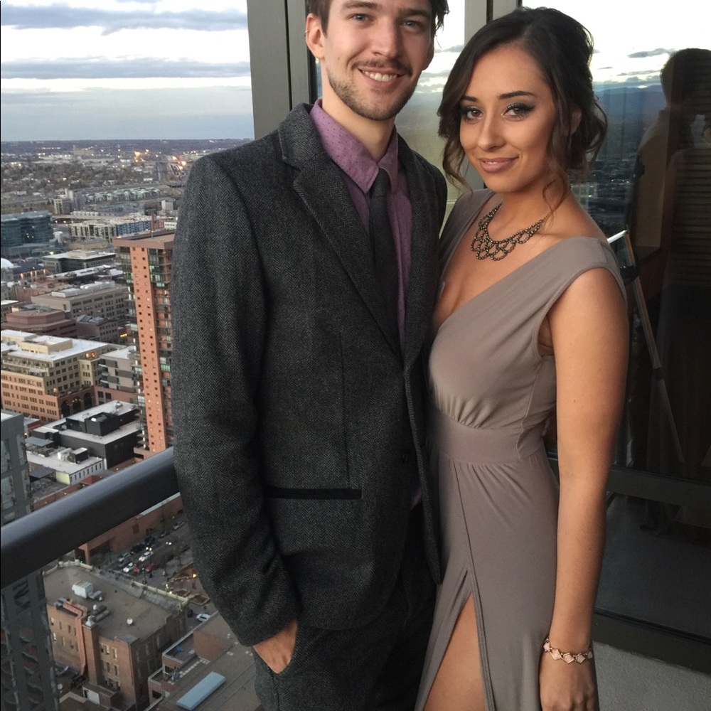 Long sleek tan dress - Picture 2 of 3